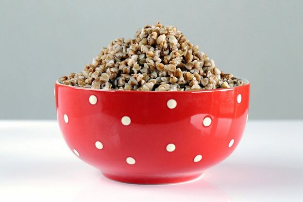Ang steamed unsalted buckwheat mao ang nag-unang produkto sa buckwheat diet